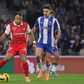 Zalazar pressionado por Francisco Moura no jogo entre o FC Porto e o SC Braga - Foto: Kapta+/Eduardo Oliveira