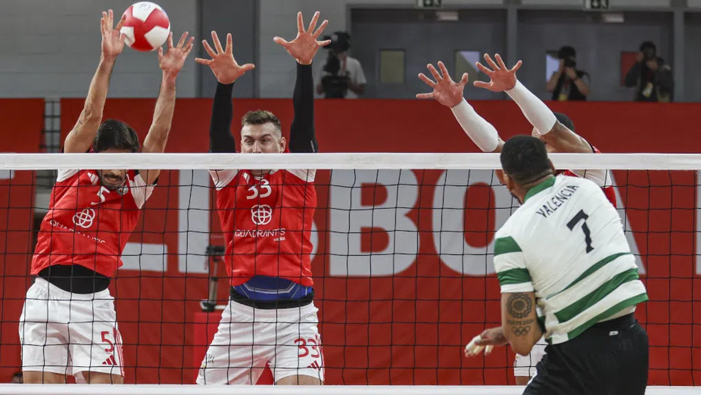 Leões esmagam águias! Voleibol em CHOQUE