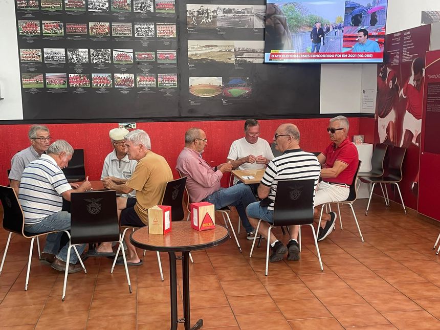 Casa do Benfica de Vila Real de Santo António no dia da votação. - Foto: Facebook da Casa do Benfica de VR Santo António