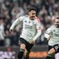 Kokçu festeja com Topçu golo do Besiktas frente ao Fenerbahçe - Foto: IMAGO