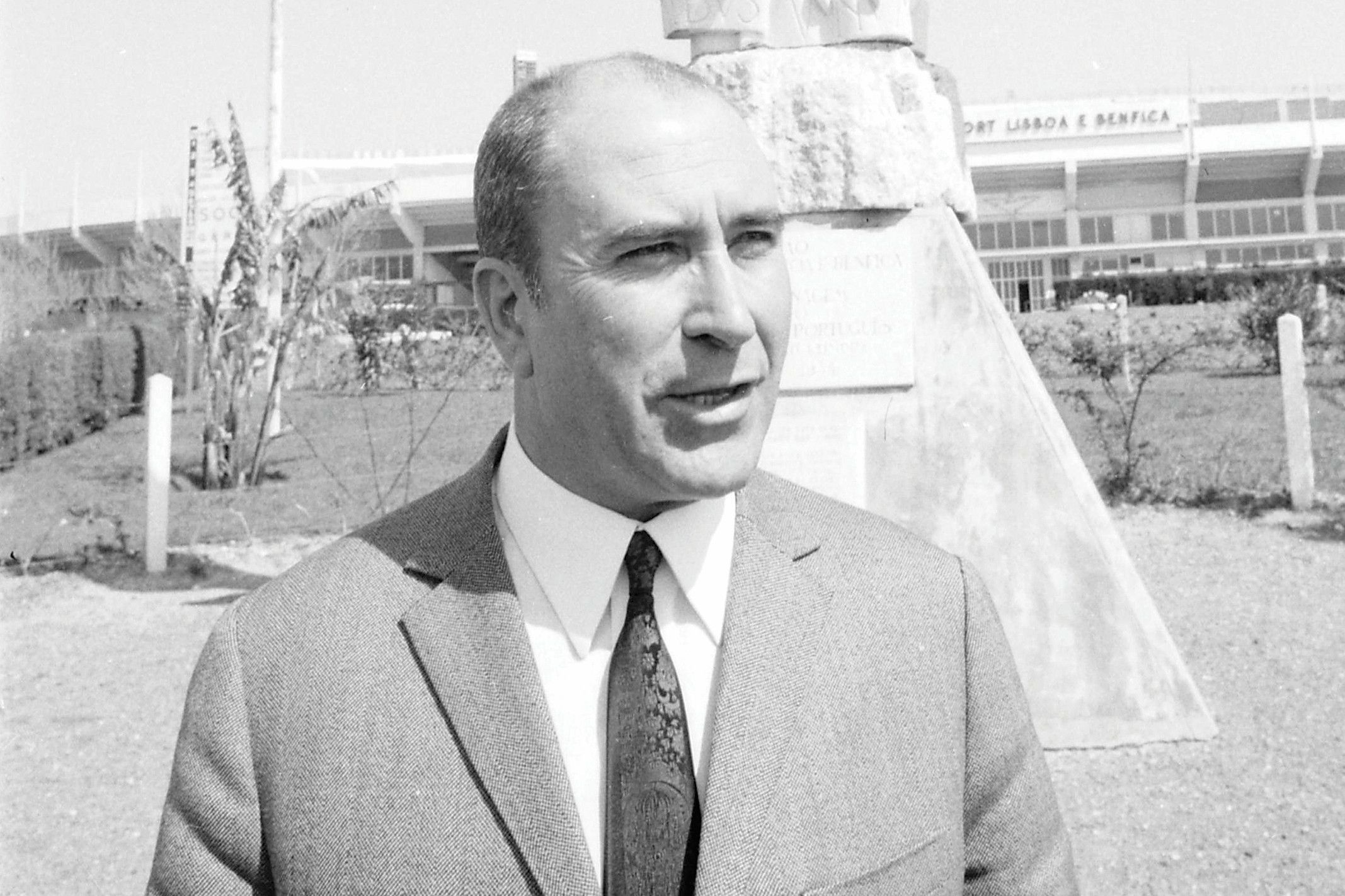 Fernando Martins, presidente responsável pelo 'fecho' do Terceiro Anel do antigo Estádio da Luz, pai de Raul Martins. FOTO A BOLA