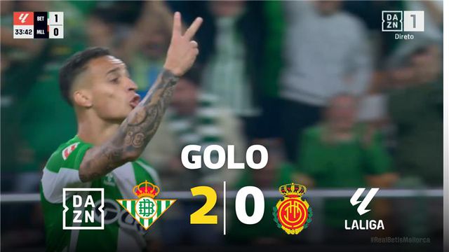 Mais um golaço de Antony! Brasileiro está endiabrado