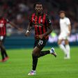Rafael Leão assistiu Pavlovic para o 1-0 do Milan à Roma, em casa