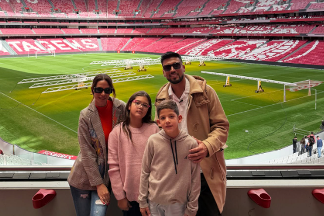 Garay e a família na Luz — Instagram Ezequiel Garay