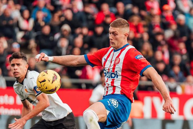 Reviravolta nos últimos minutos e Girona de regresso ao topo da La Liga