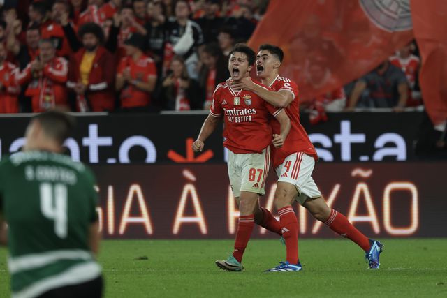 Benfica: Golo do mês é de João Neves