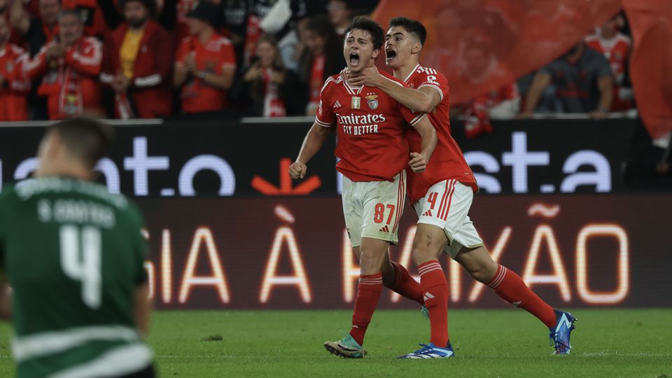 Benfica: Golo do mês é de João Neves