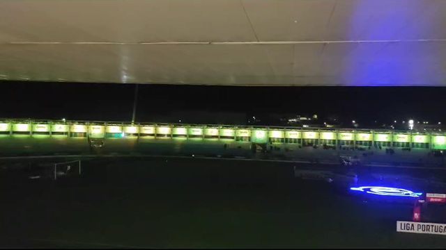 Casa Pia promove espetáculo de luz e som antes do início do jogo com o Portimonense