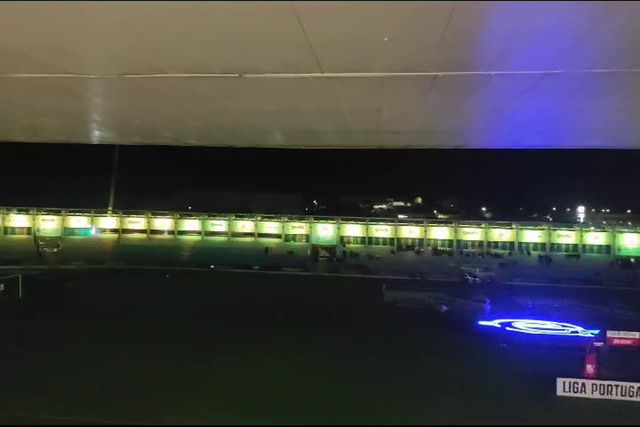 Casa Pia promove espetáculo de luz e som antes do início do jogo com o Portimonense
