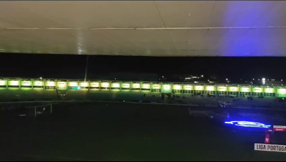 Casa Pia promove espetáculo de luz e som antes do início do jogo com o Portimonense