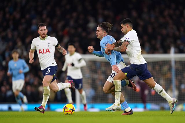 Manchester City e Tottenham querem voltar às vitórias e à luta pelo topo