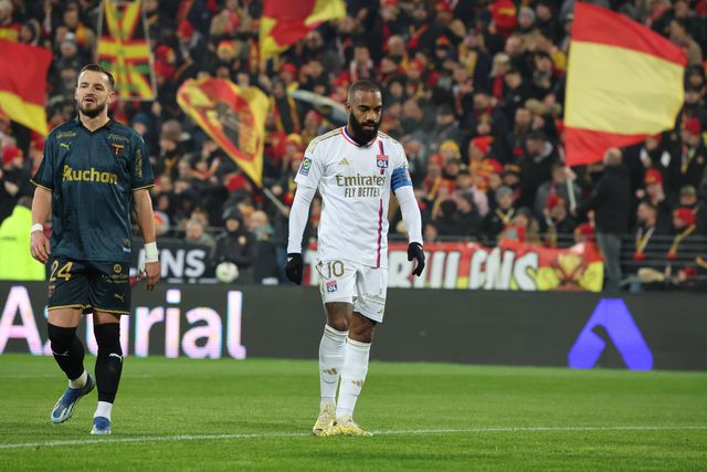 Lens afunda ainda mais o Lyon de Anthony Lopes e Diego Moreira