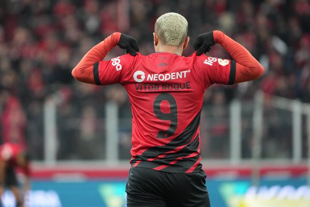 «Até breve»: At. Paranaense despede-se de Vitor Roque