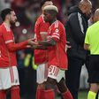 Benfica: Kokçu bate à porta mas ainda tem de esperar