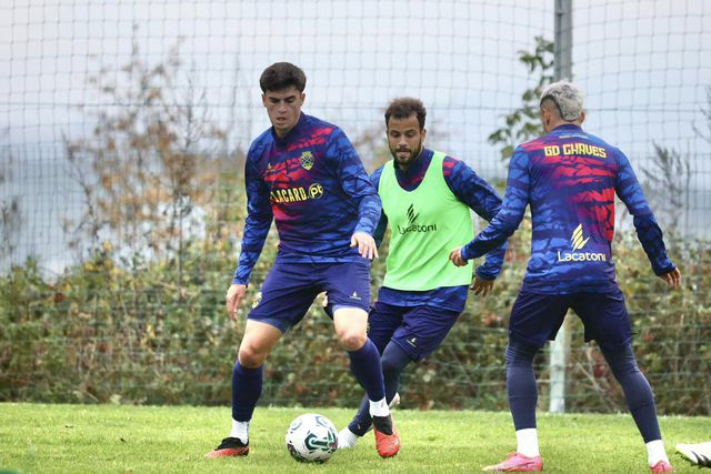 Chaves: horas depois de um jogo noturno... treino matinal