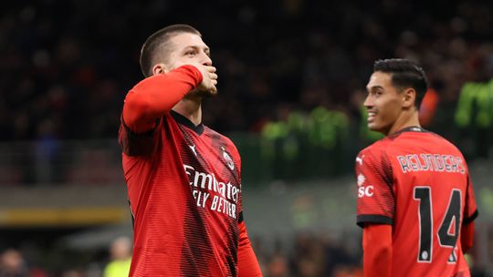 Leão ainda está de fora, mas ex-Benfica brilha finalmente no Milan
