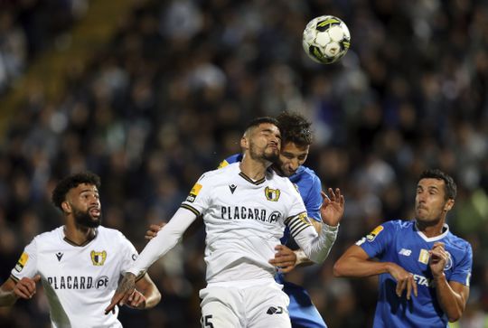 Famalicão tenta primeira vitória em Portimão