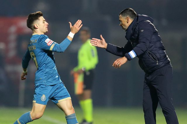 FC Porto passa em Famalicão e iguala rivais