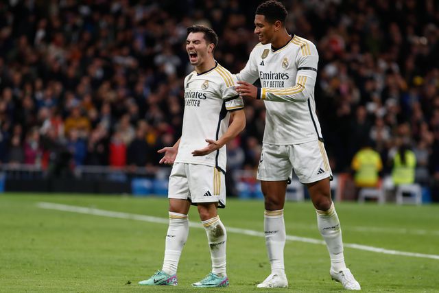 Real Madrid regressa ao topo ao vencer o Granada com dois portugueses