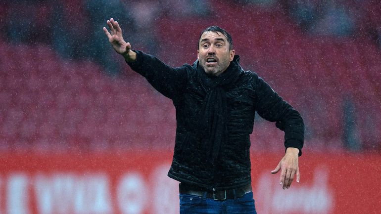 Oficial: Toni Martínez já tem novo treinador no Alavés