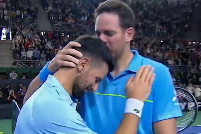 Vídeo: Djokovic e Del Potro emocionados na despedida do argentino