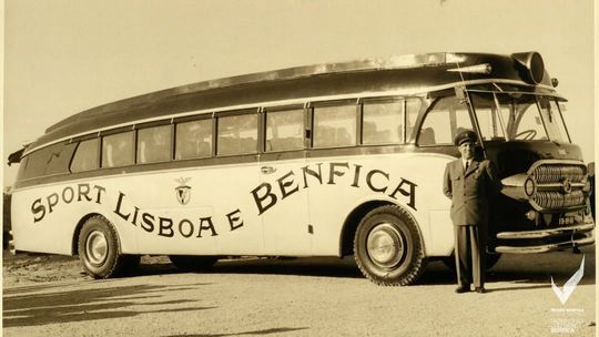 A história da primeira viagem de autocarro do Benfica