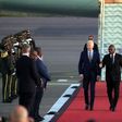 Joe Biden visita Angola, onde não foge do perdão concedido ao filho