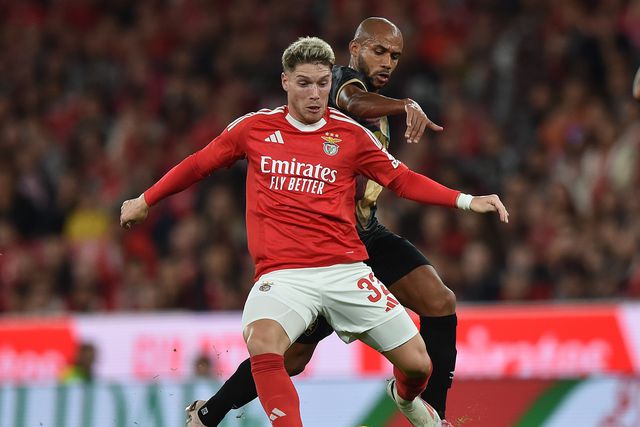 Benjamín Rollheiser, 24 anos, tem contrato com o Benfica até 2029 e cláusula de rescisão de €100 milhões