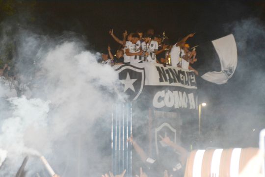 Vídeo: A dança de John Textor na festa do Botafogo