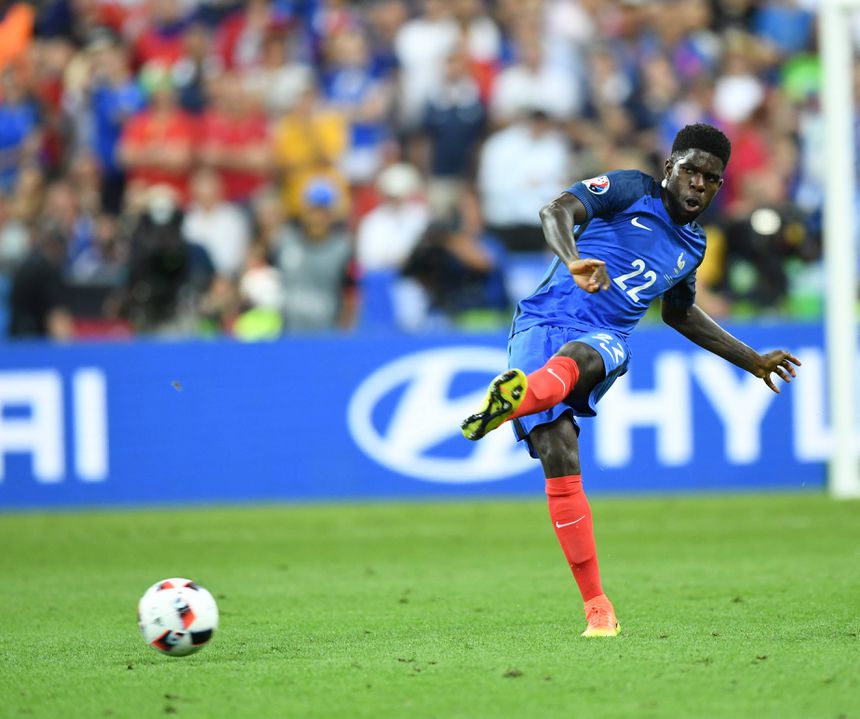 Samuel Umtiti, antigo defesa-central francês, na final do Euro 2016 frente a Portugal