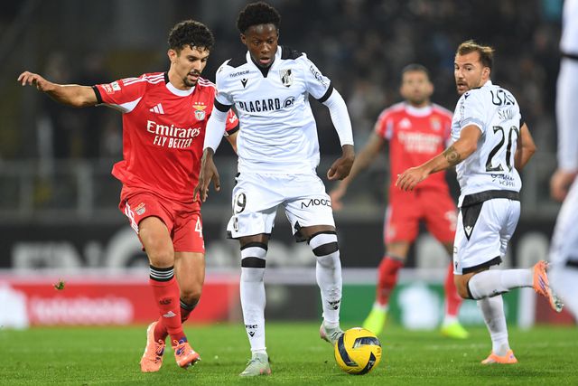 Oumar Camara soma 10 encontros pelo Vitória de Guimarães (Foto: Kapta+)