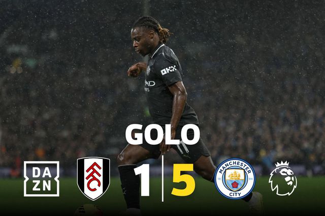 Doku ganha a bola e aproveita o desvio para fazer o quinto do Man. City