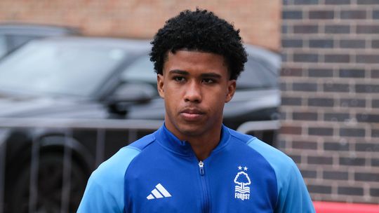 Nottingham Forest devolve Andrey Santos ao Chelsea quatro meses depois