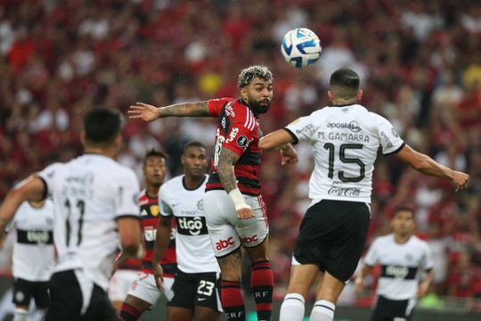 Gabigol antecipa regresso e Flamengo fecha porta à saída
