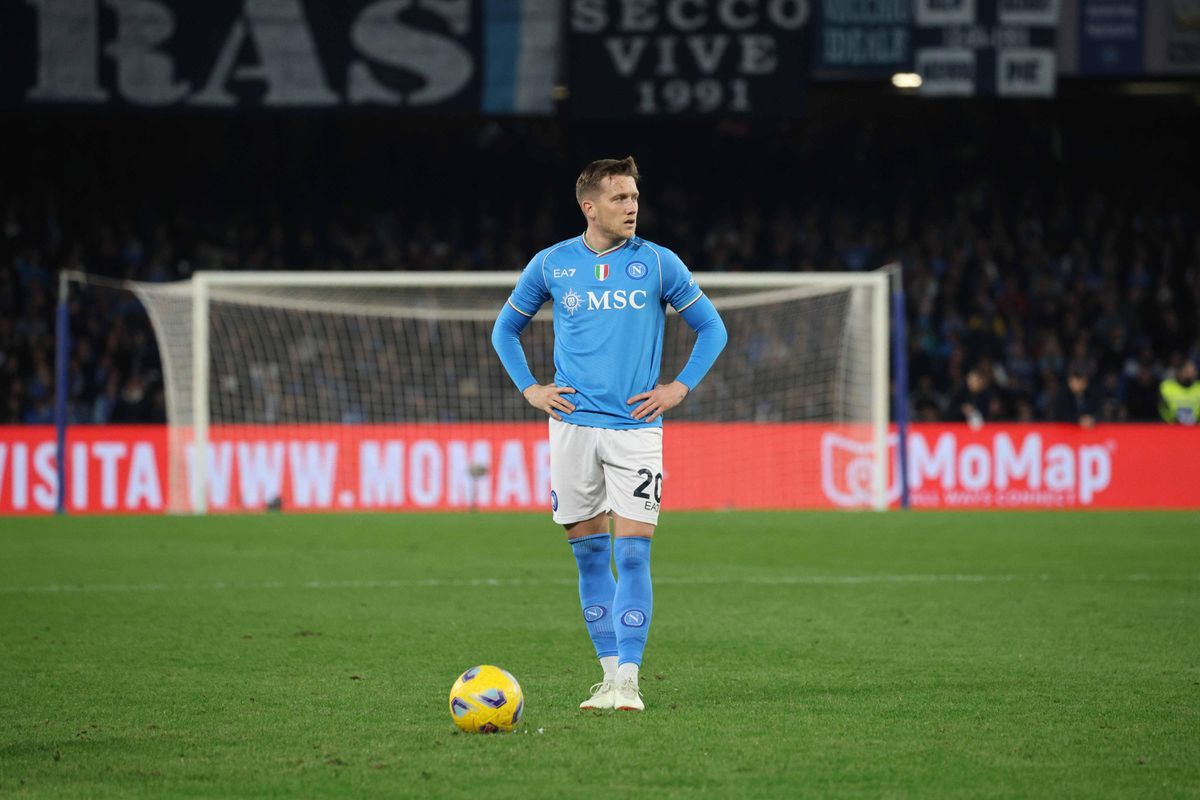 Inter steal the midfielder from Napoli at the end of the season