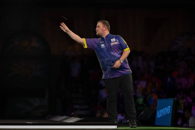 A jogada perfeita do jovem prodígio dos dardos que corre o mundo (vídeo)