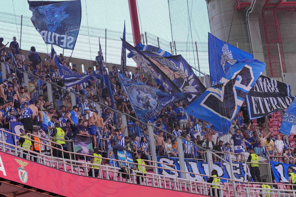 FC Porto multado por roubo dos adeptos a bar no Estádio da Luz
