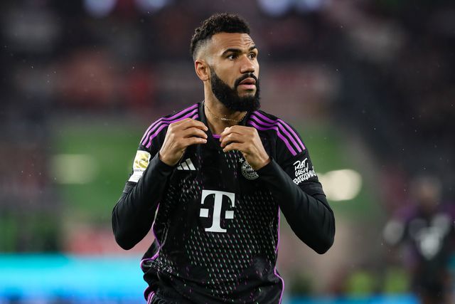 Man. United pondera avançar para empréstimo de Choupo-Moting