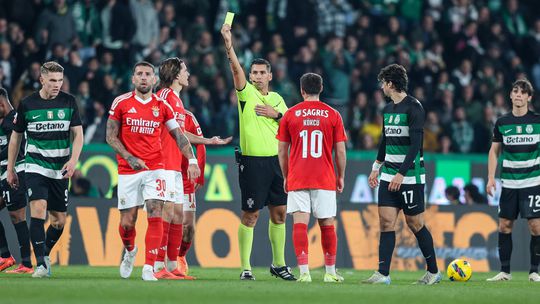 Quatro jogadores multados e castigo milionário no Sporting-Benfica