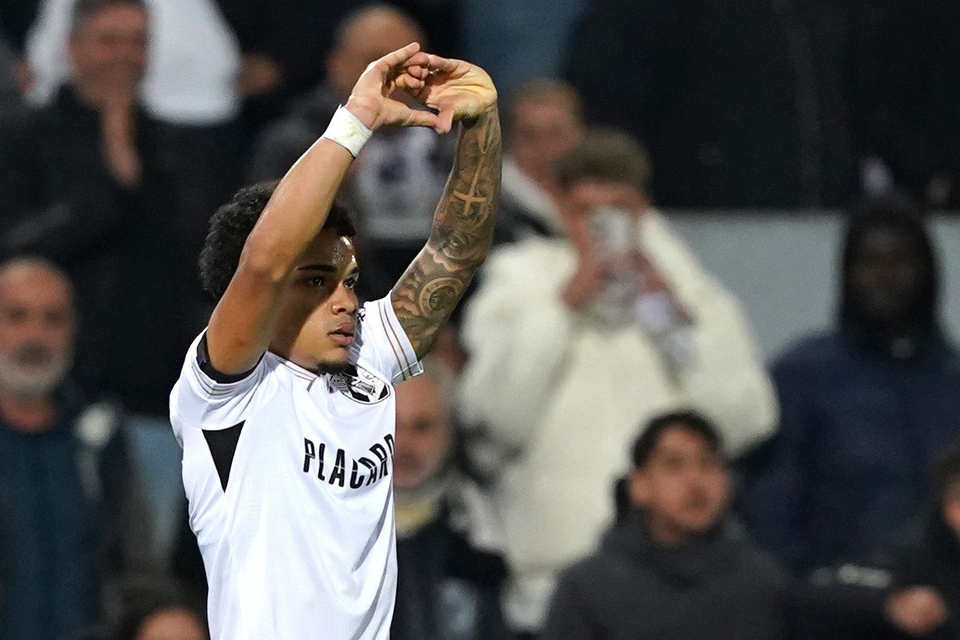 Vitória SC and Sporting Share Thrilling 4-4 Draw in Emotional Encounter