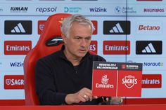 Mourinho elogia Sidny, mas avisa: «Para ser lateral comigo, falta qualquer coisa»