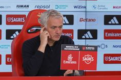 Mourinho: «Benfica fez muita coisa bem, mas também fez alguma coisa errada»