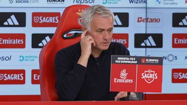 Mourinho: «Benfica fez muita coisa bem, mas também fez alguma coisa errada»