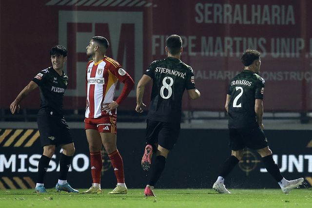 Diogo Travassos marcou o golo que vai dando vantagem ao Moreirense no terreno do Aves SAD - Foto: Manuel Fernando Araújo/LUSA