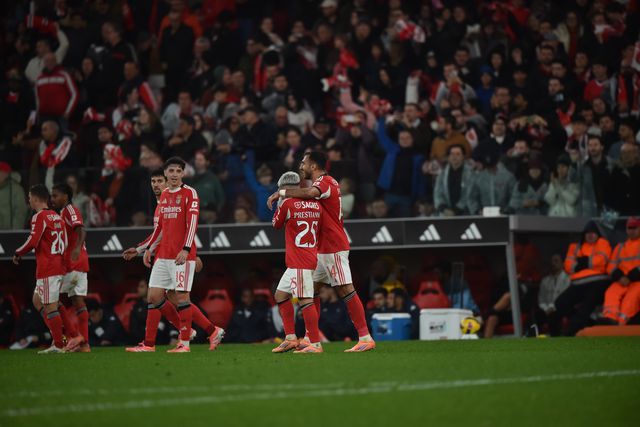 Pavlidis festeja com Prestianni na Luz - Foto: Miguel Nunes