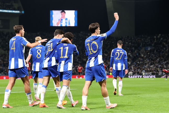 Dragões perseguem marco histórico nos Açores - Foto: FC Porto