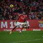 Com um toque subtil e carregado de classe, Pavlidis, isolado por Leandro Barreiro, faz um chapéu a Joel Robles e marca o segundo golo do Benfica