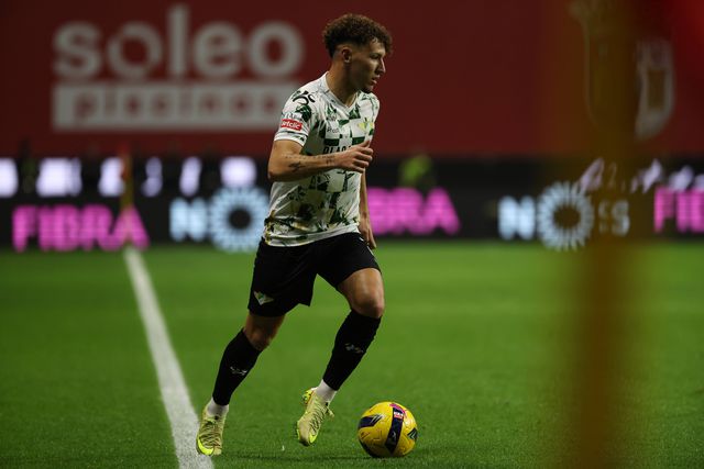 Diogo Travassos, que representa os minhotos por empréstimo do Sporting, já faturou no embate diante do Aves SAD