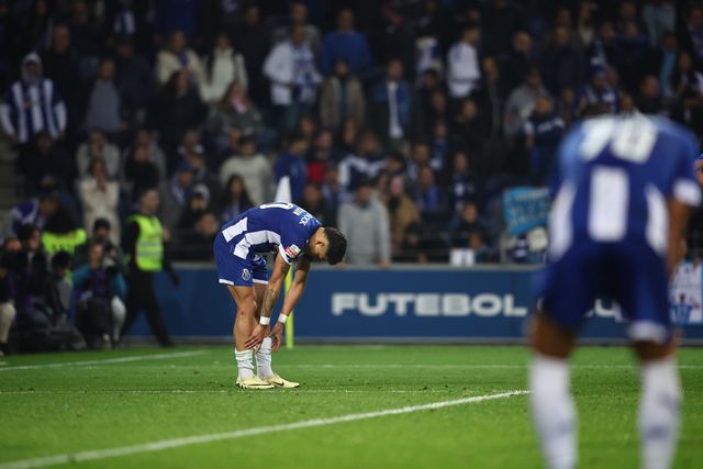 FC Porto asfixiante esbarra num autêntico muro