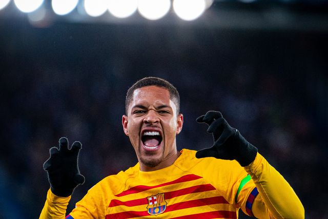 Vítor Roque entra, marca, garante vitória do Barcelona e é expulso